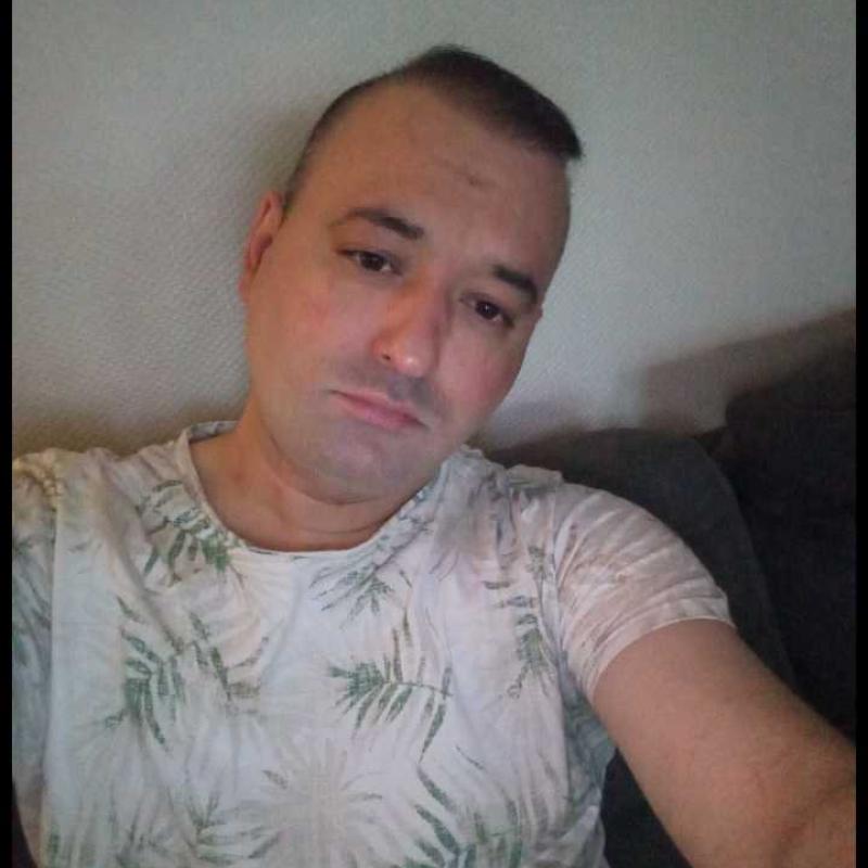 David 40 ans Corbeil Essonnes