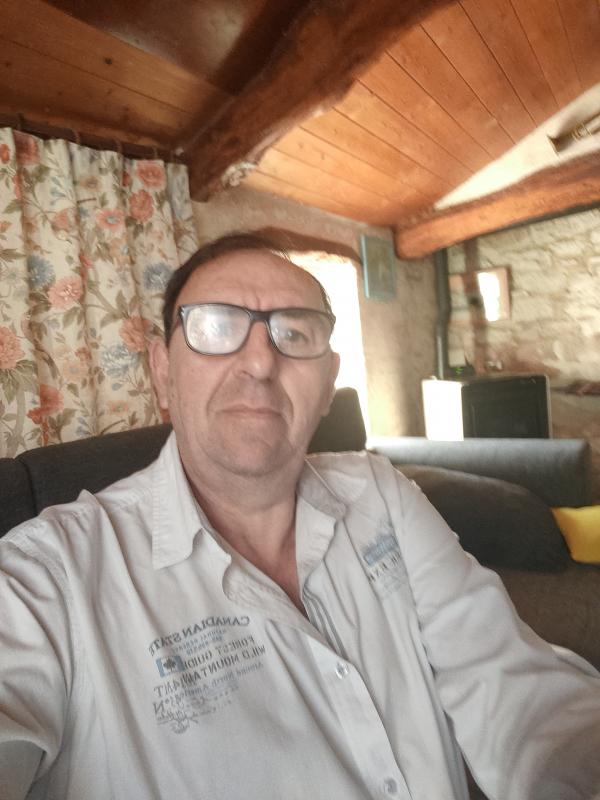 Bernard  65 ans Montaigu de Quercy