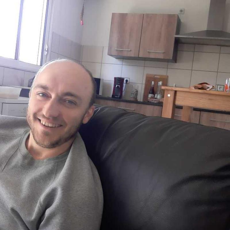Gaetan 32 ans Saint Ouen des Toits