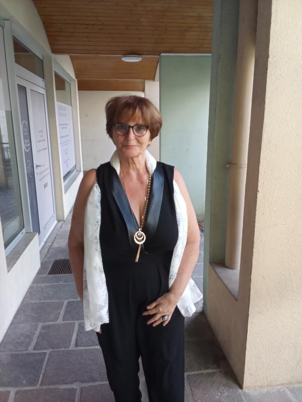 Julia 67 ans Albertville