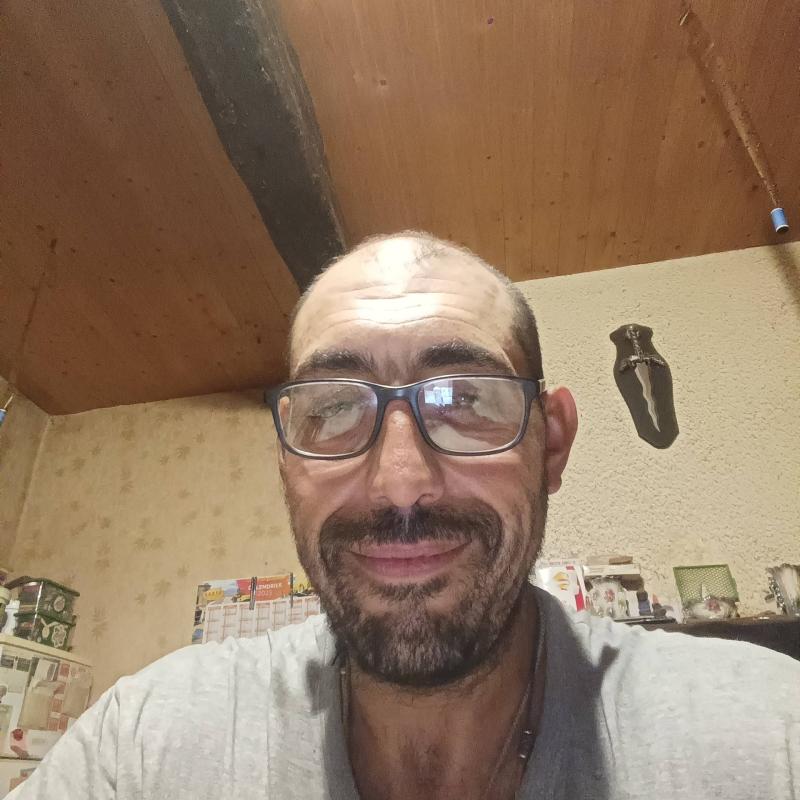 Jonathan 40 ans Buzet sur Baïse