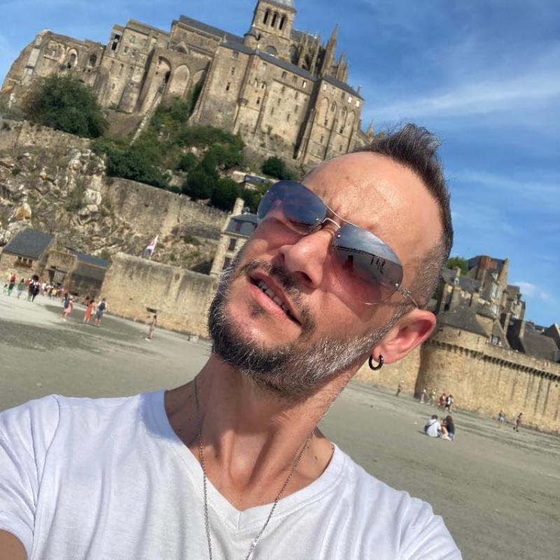 hervé 49 ans paris 8eme arrondissement