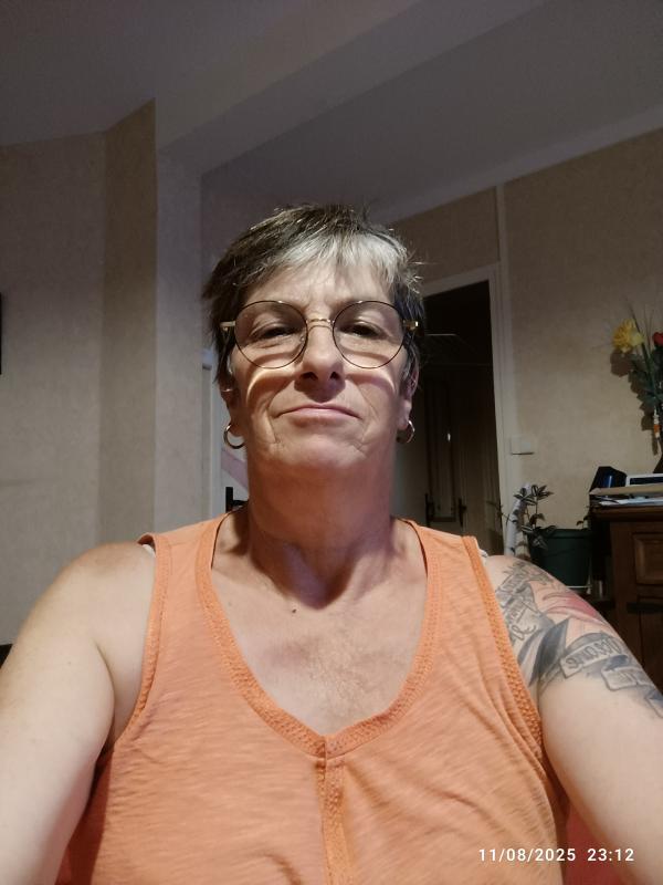 Gigi  61 ans Louviers