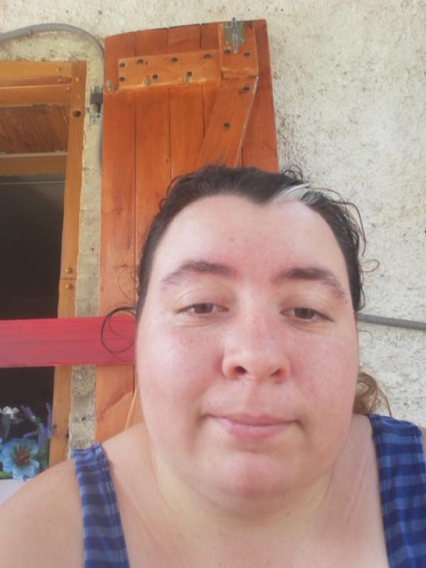 Momo  23 ans Bussang