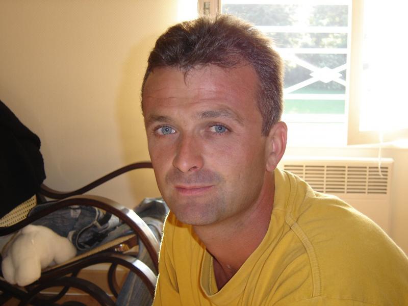 eric 45 ans Coustouge