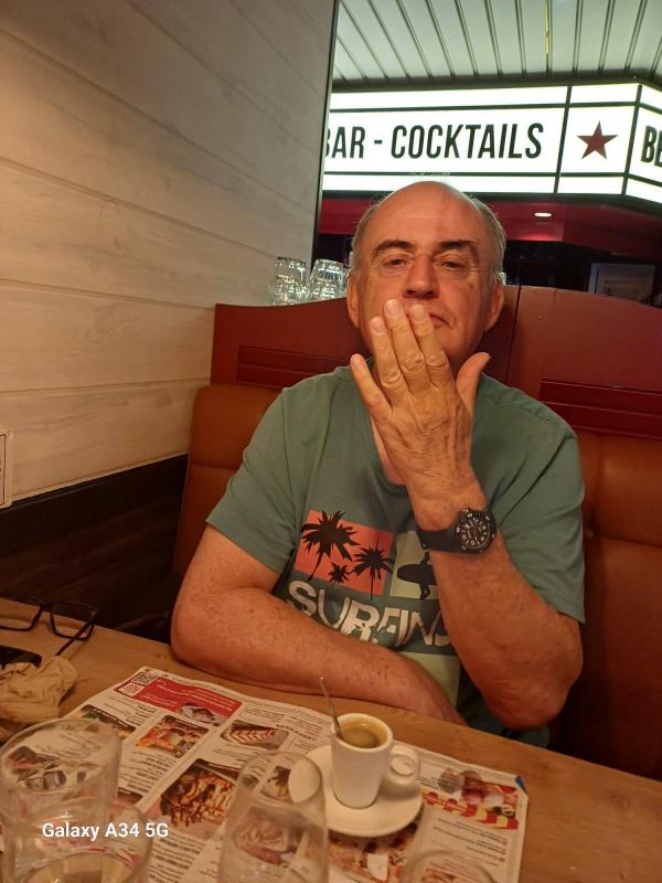 Philippe  63 ans Chartres de Bretagne