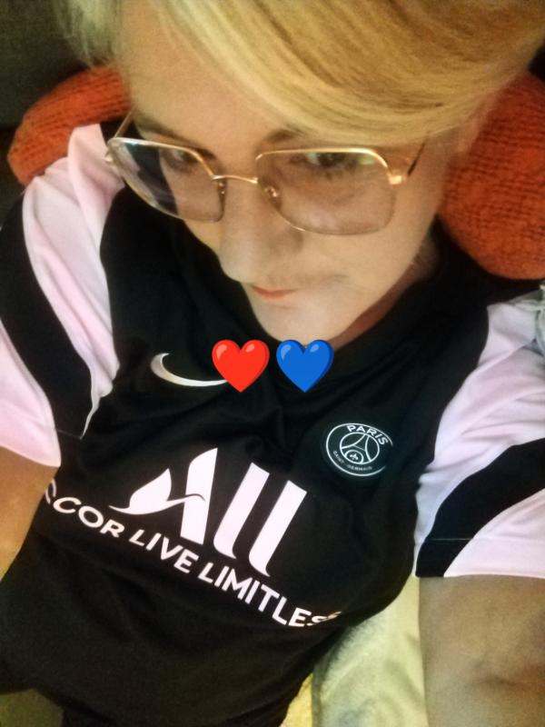 Marie  57 ans Escames