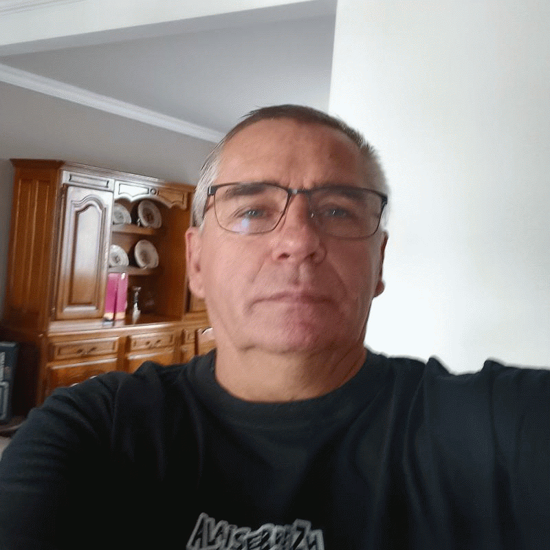 Jean-Louis  64 ans Morlaix