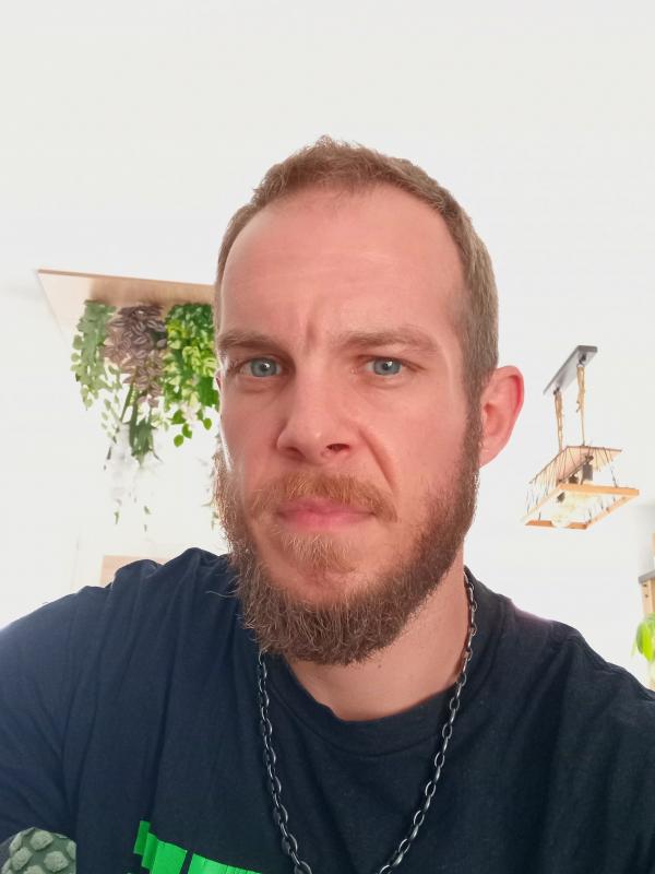 Damien 34 ans Charnat