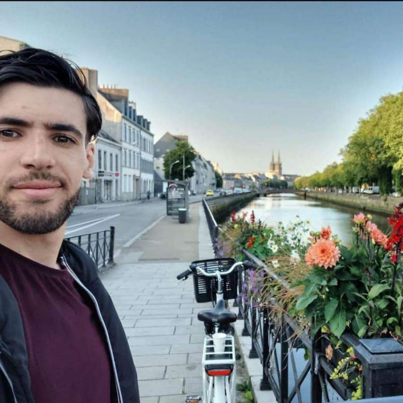 Nabil 30 ans Maubeuge