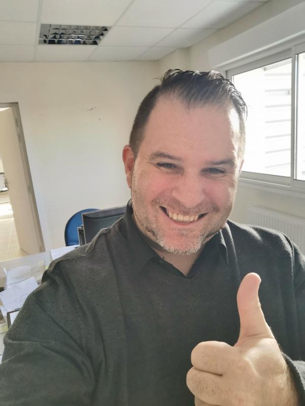 SYLVAIN  45 ans Clisson