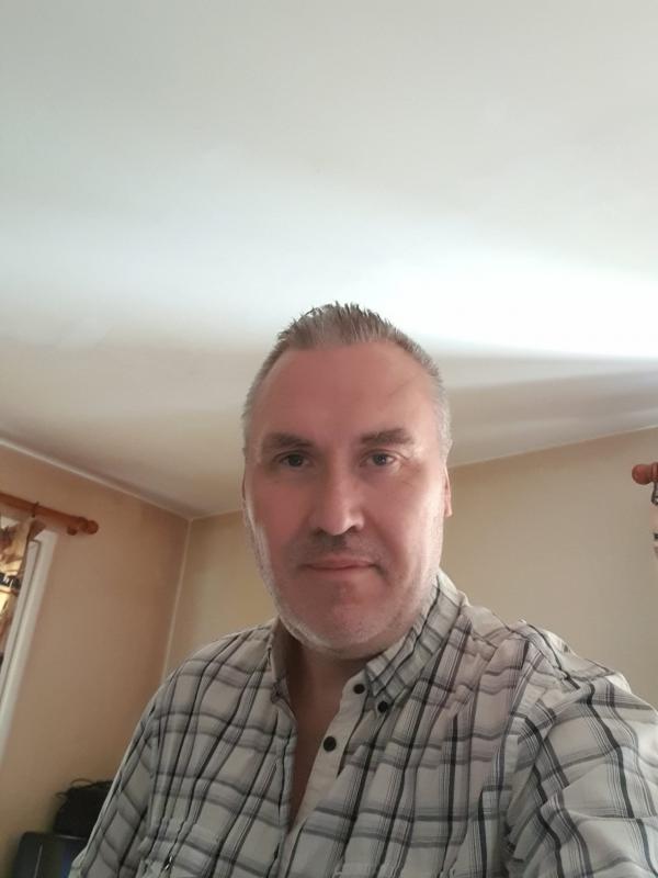 William 54 ans Deuil la Barre