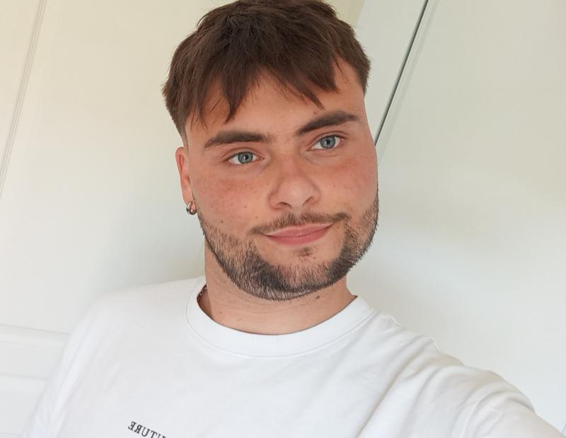 Antonin Petinon  22 ans Eyjeaux
