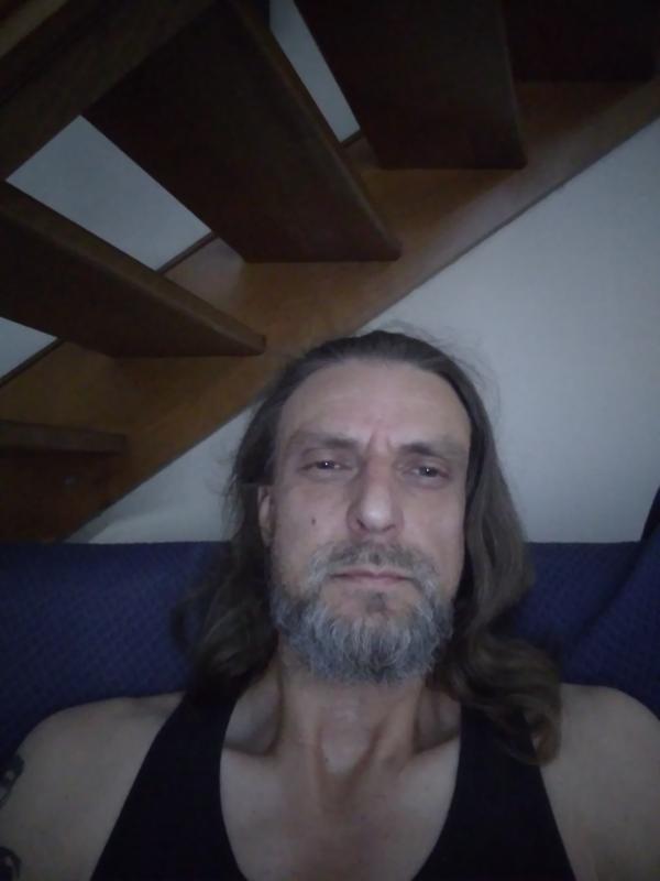 Sheldoncooper  44 ans Longeville lès Metz