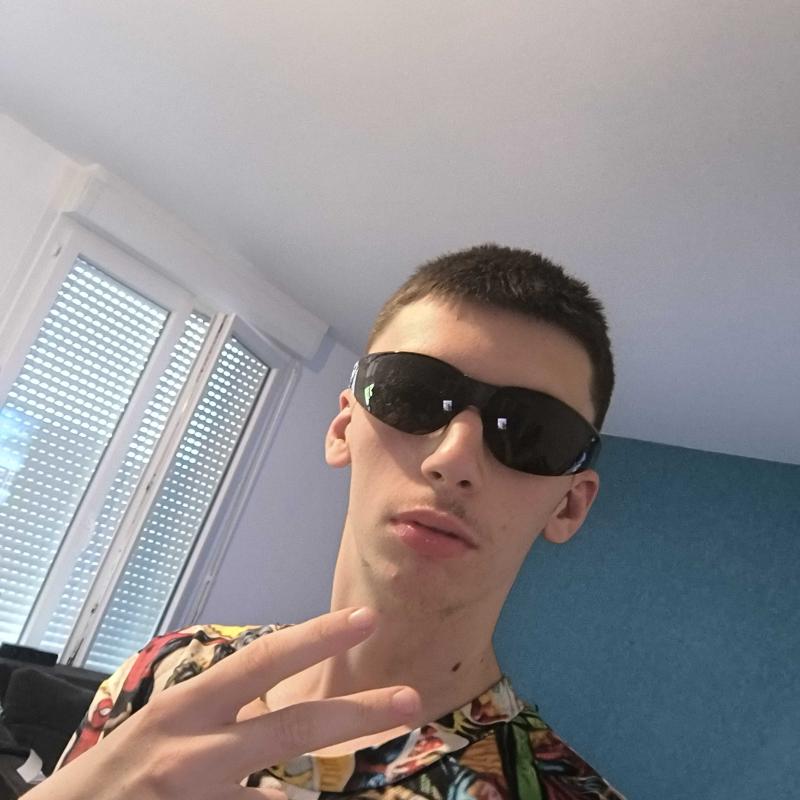 Anthony 19 ans Waziers