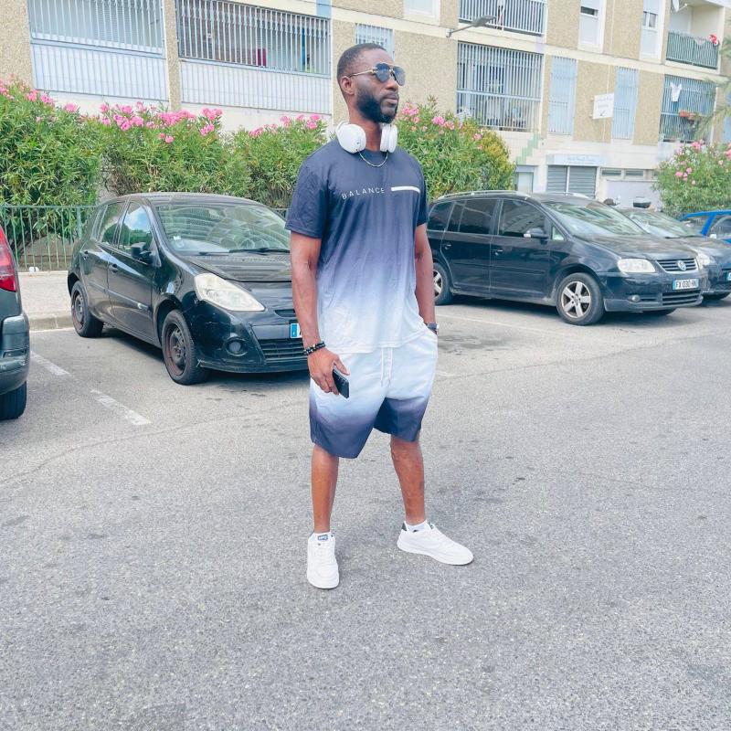 yves 42 ans marseille 13eme arrondiss