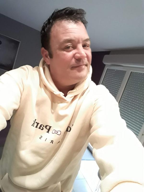 Mathieu  47 ans Bias