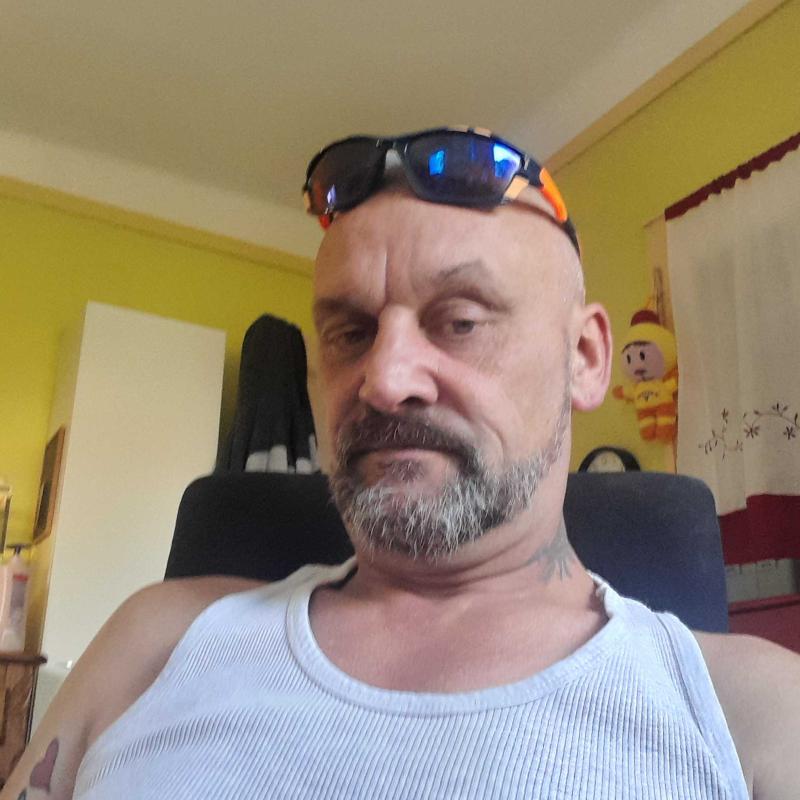 Tony  49 ans Auchy les Mines