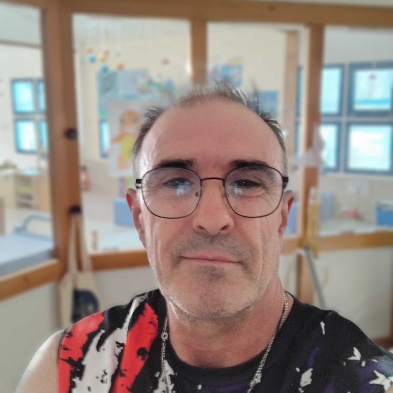 Denis  61 ans Bourideys