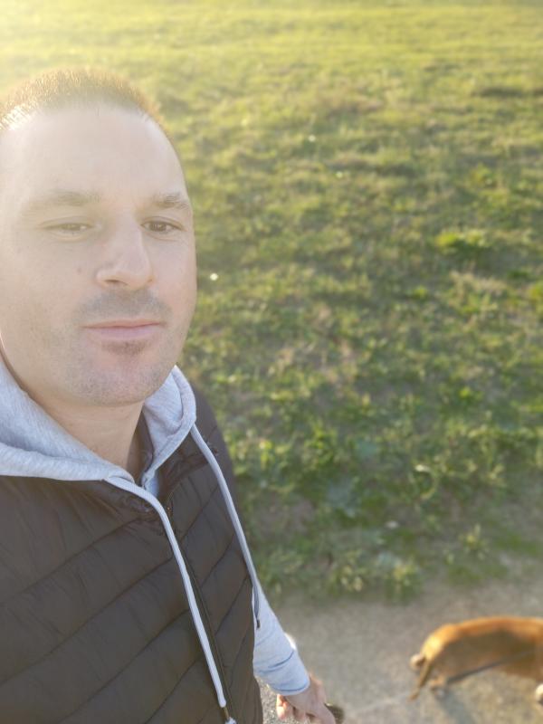 Olivier  45 ans Eaunes