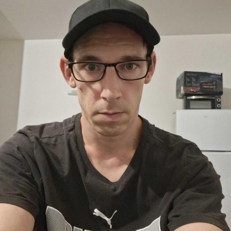 Kevin 34 ans Fareins