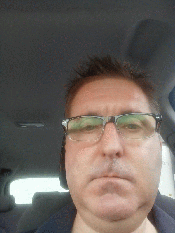 Chris 44 ans Laval