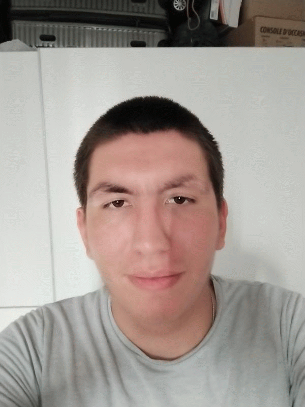 Nicolas  20 ans Nîmes