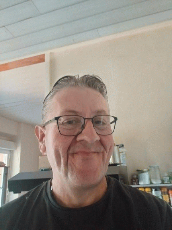 Laurent  50 ans Ydes