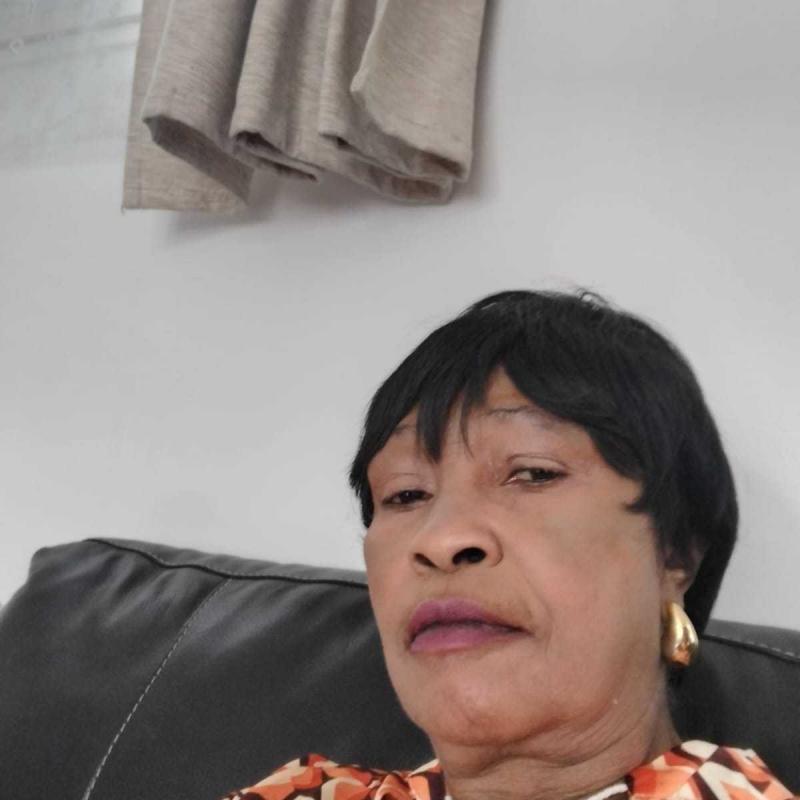 cece 66 ans Grigny