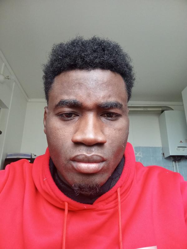 Dilou 22 ans Nanterre