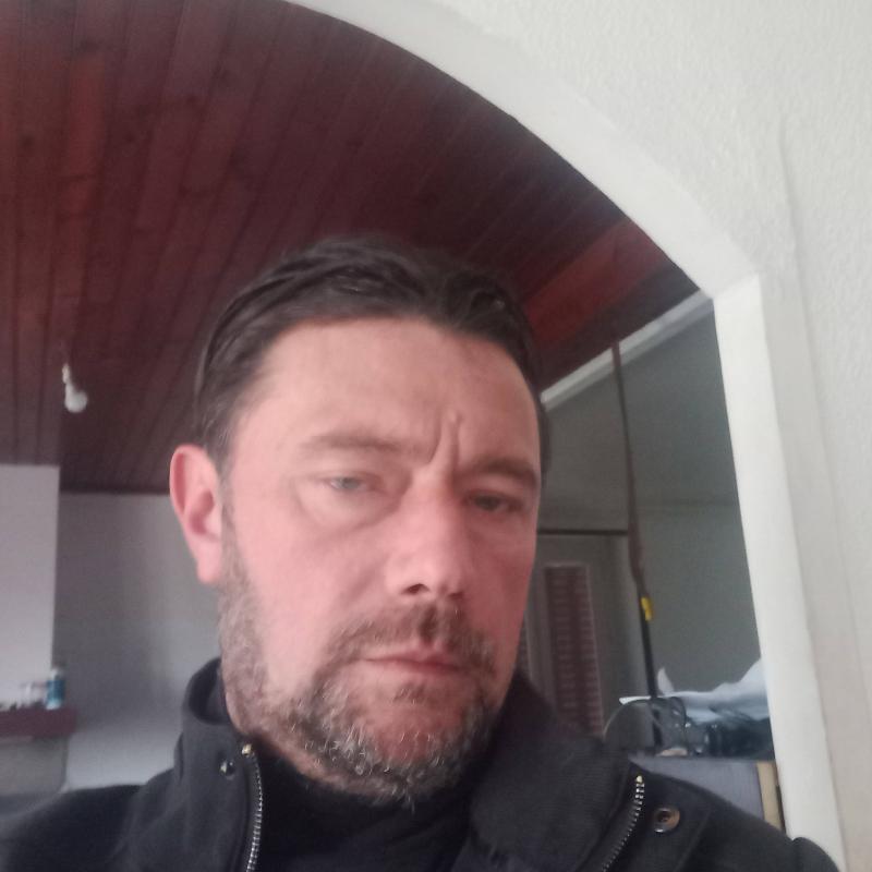 Laurent 49 ans Saint Jean de Bournay