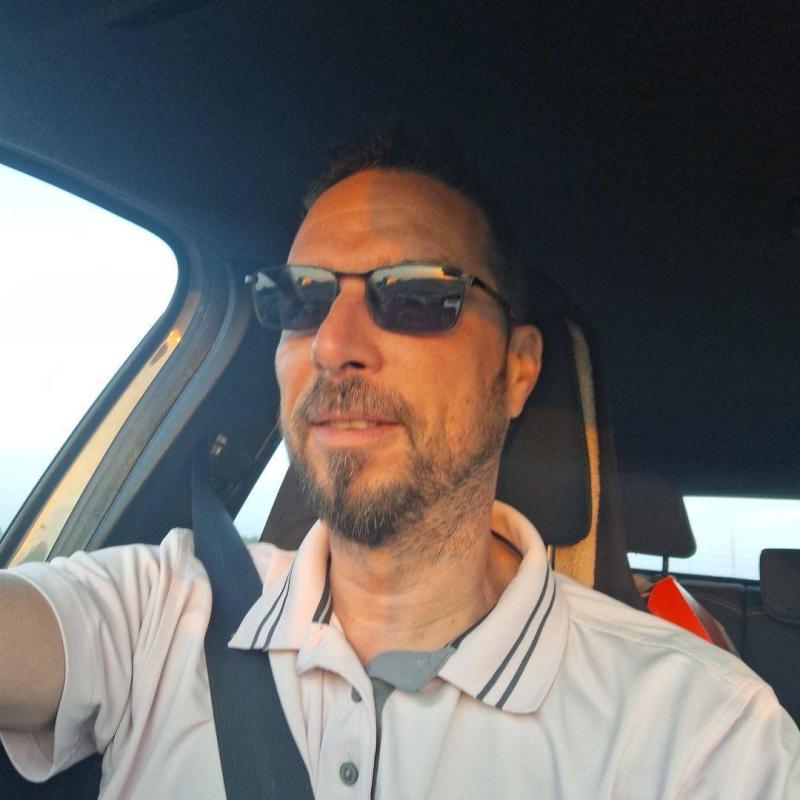 Tony 48 ans Montagnac