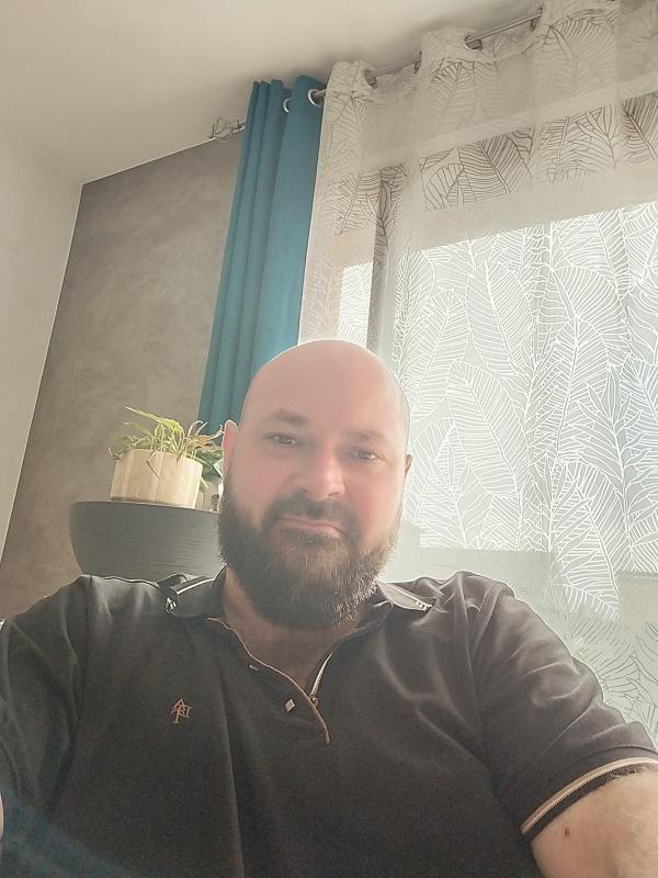 Aymeric  41 ans Moeurs Verdey
