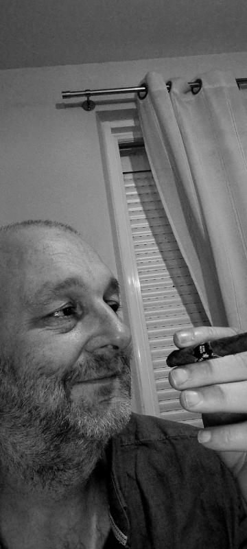 Eric  48 ans Châtellerault