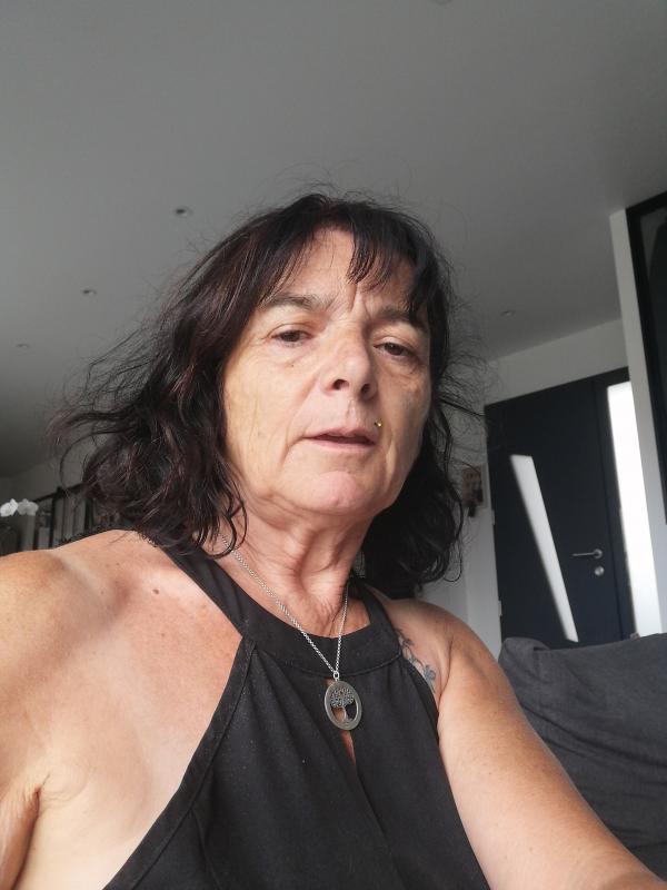 Christelle  56 ans Saint Crespin sur Moine