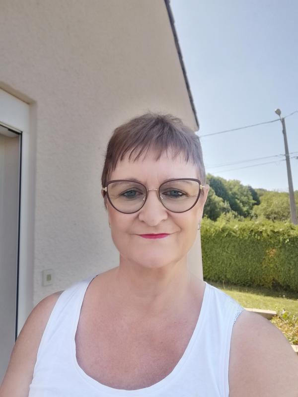 Angelique 61 ans Chaumont