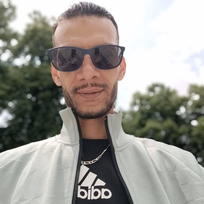 alaa 33 ans Péronnas