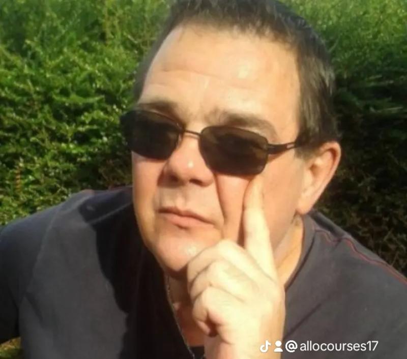Christopher  50 ans Saint Julien de l'Escap
