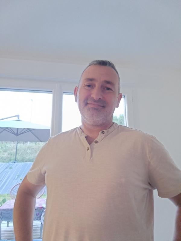 Jeyjey 46 ans Charleville Mézières