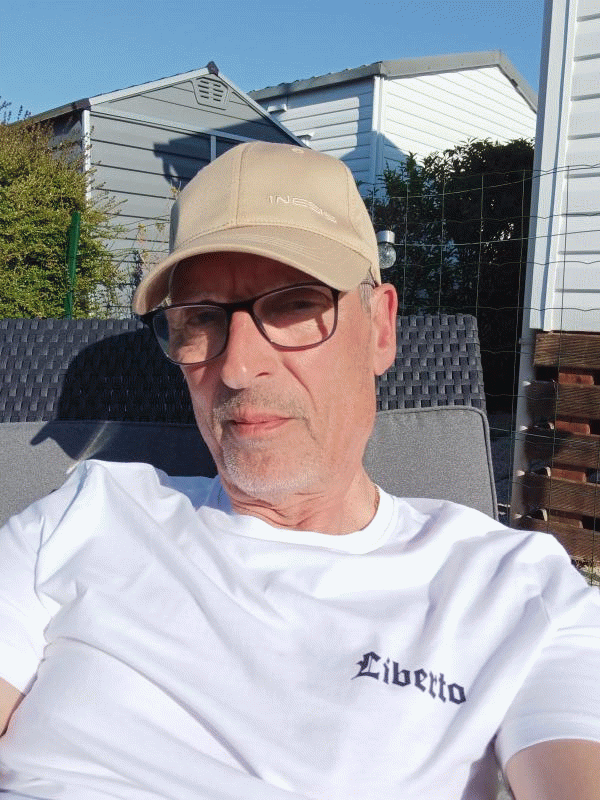 GéGé  64 ans Caen