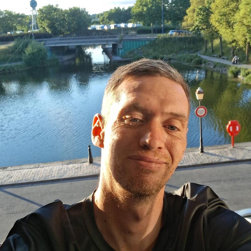 Sam 43 ans Arras