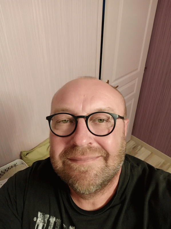 Cédric  56 ans Bourneville