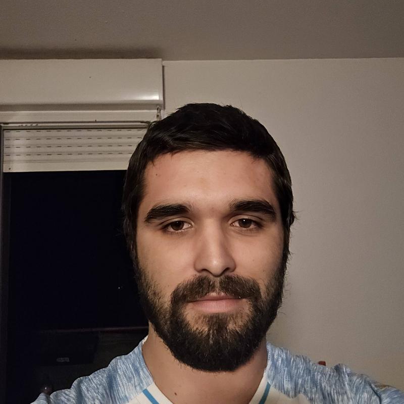 Kevin 29 ans Bélesta