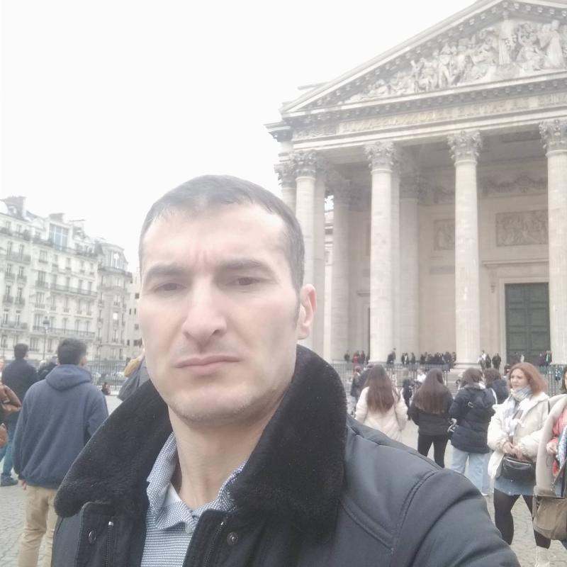 kim 45 ans Paris