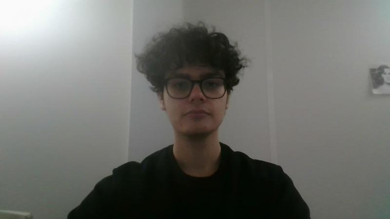 Julien 20 ans Asnières sur Seine