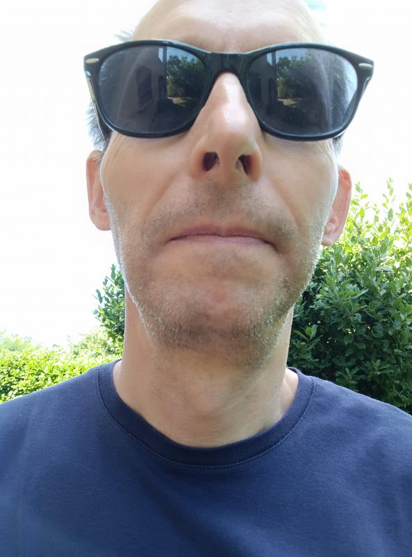 Oliver 49 ans Valence