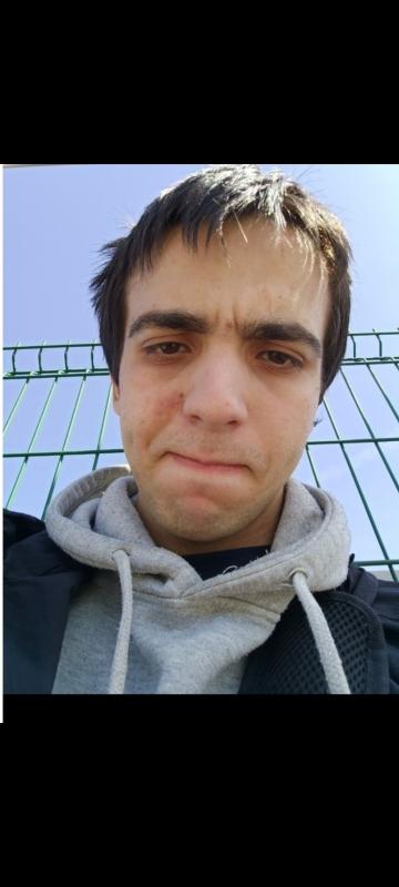 Yusuf 20 ans Corbeil Essonnes