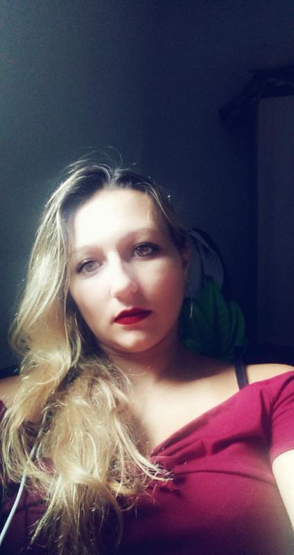 Tiffany 39 ans Lagraulière