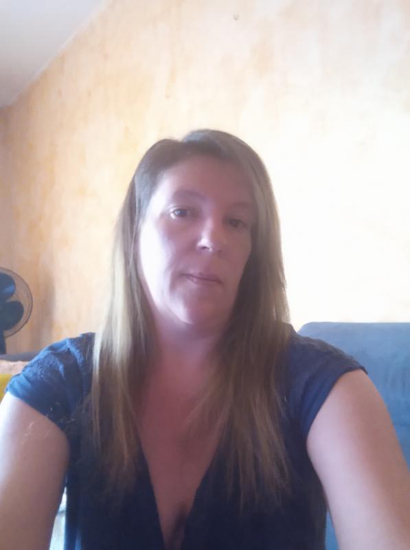 Fanny  43 ans Menucourt