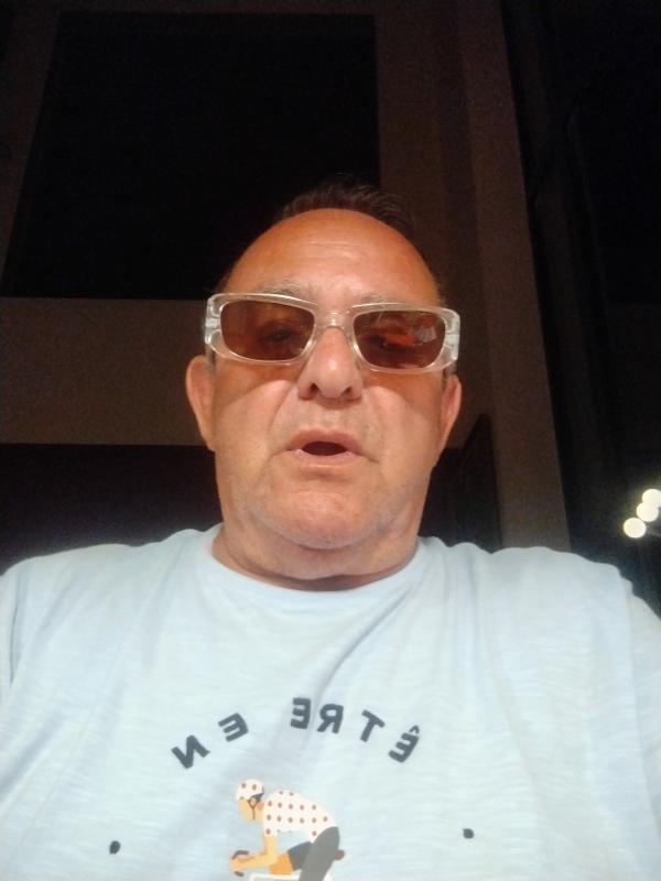 Toto  58 ans Narbonne